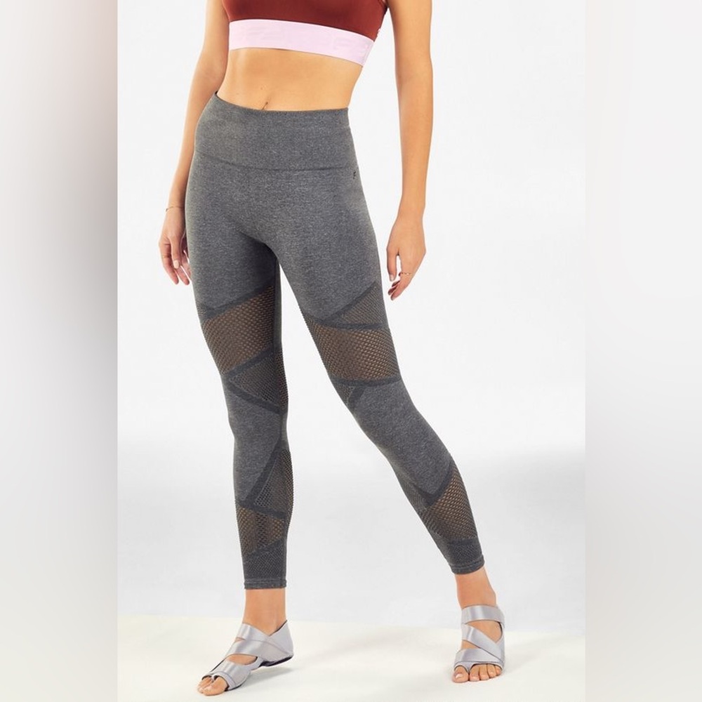 Fabletics Mosaic High-Waisted 7/8 Leggings in Grey Heather size XS
